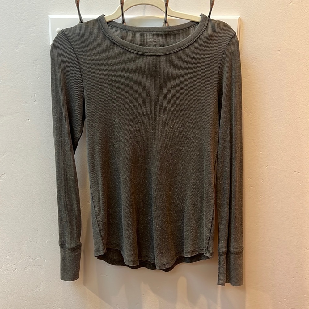 AERIE green long sleeve